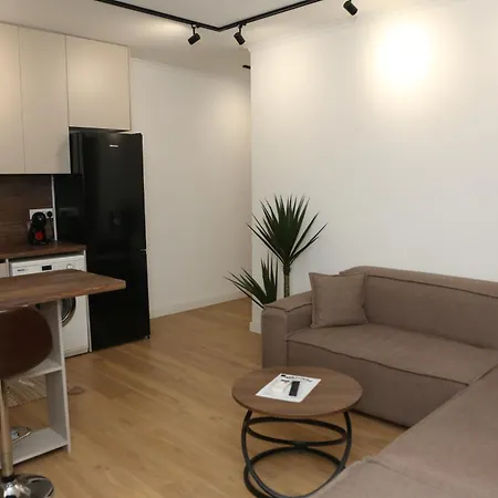 Treni Centrum Daire Tiran