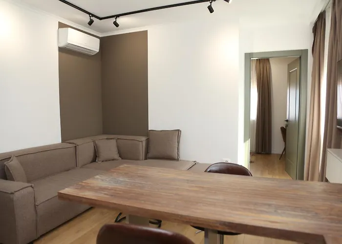 Treni Centrum * Tirana