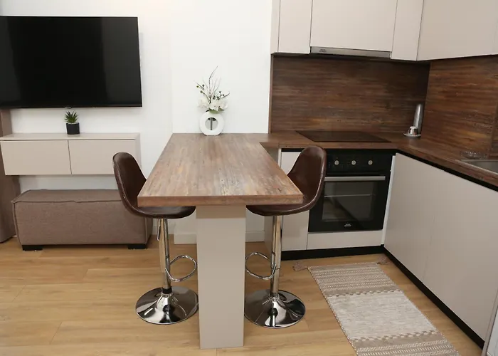 Treni Centrum * Tirana