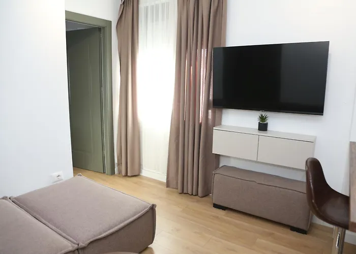 Treni Centrum * טיראנה