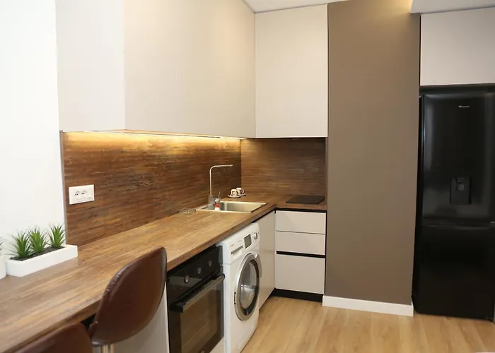 Treni Centrum * Τίρανα